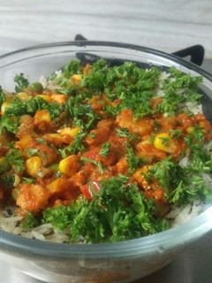 A picture of Brown rice with Mexican curry (no onion no garlic).