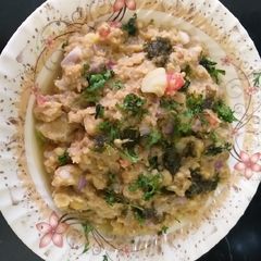 A picture of Aloo chole.