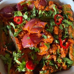 A picture of Achari bhindi okra.