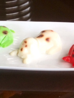 Una foto de Perritos de gelatina mexicanos