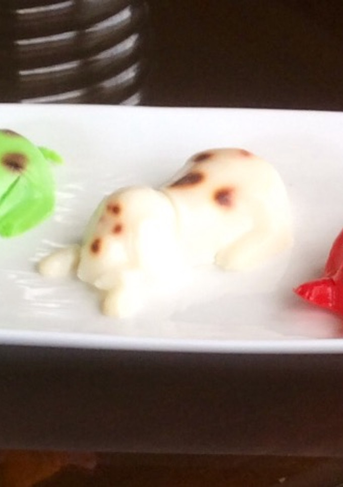 Una foto de Perritos de gelatina mexicanos
