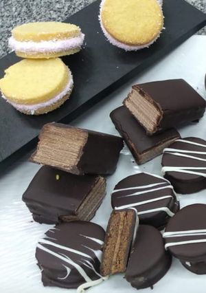 Una foto de Obleas rellenas (Nugatón)🍫