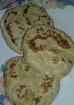 Una foto de Pan Naan de ajo y cilantro