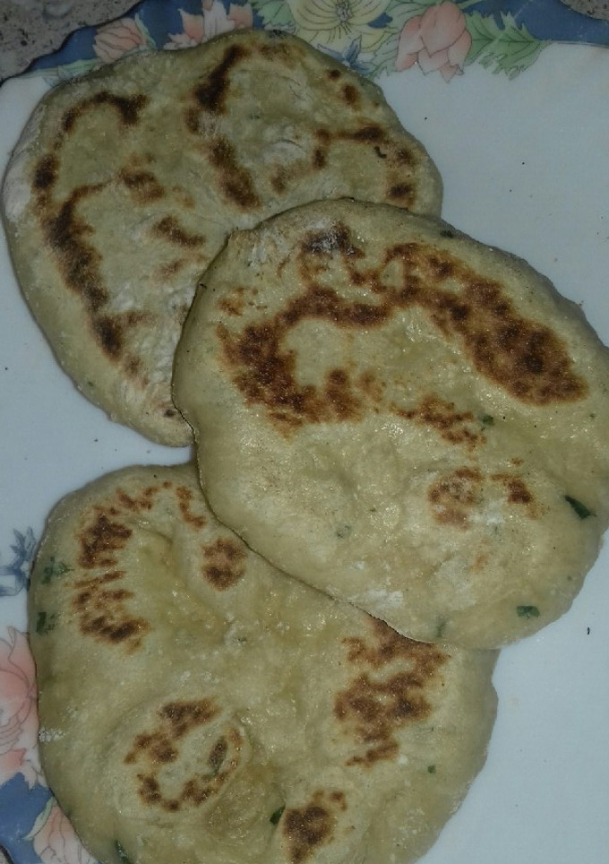 Una foto de Pan Naan de ajo y cilantro