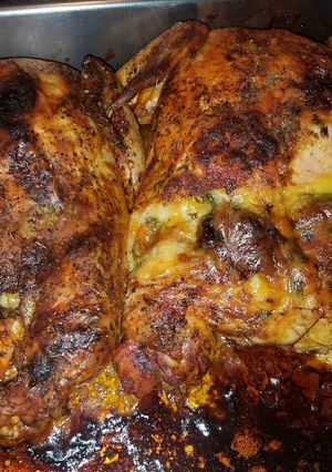 Una foto de Pollo deshuesado relleno de mozzarella, espinacas y vegelales