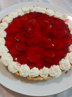Una foto de Tarta de frutillas 🍓