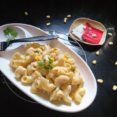 A picture of Cheesy corn Macaroni.