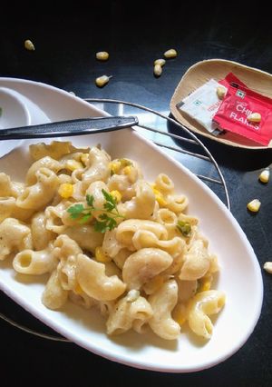 A picture of Cheesy corn Macaroni.