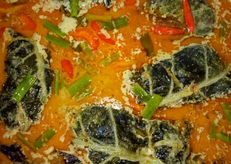 BIKIN NAGIH! Resep Rahasia Buntil Daun Talas