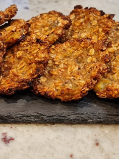 Foto principal de Galletas de avena, plátano y canela sin harina ni azúcar