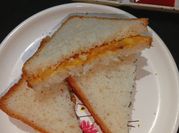 bread sandwich की एक फोटो