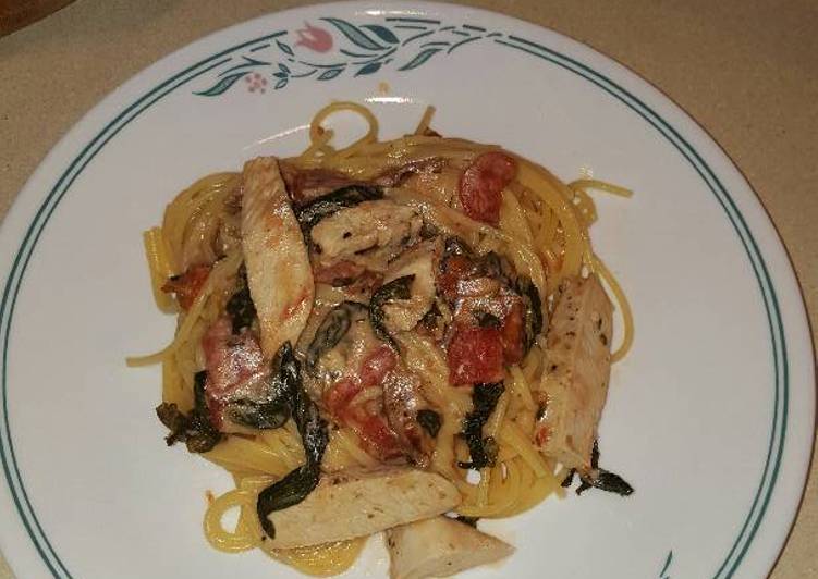 Steps to Make Super Quick Homemade Chicken, spinach &amp; bacon pasta