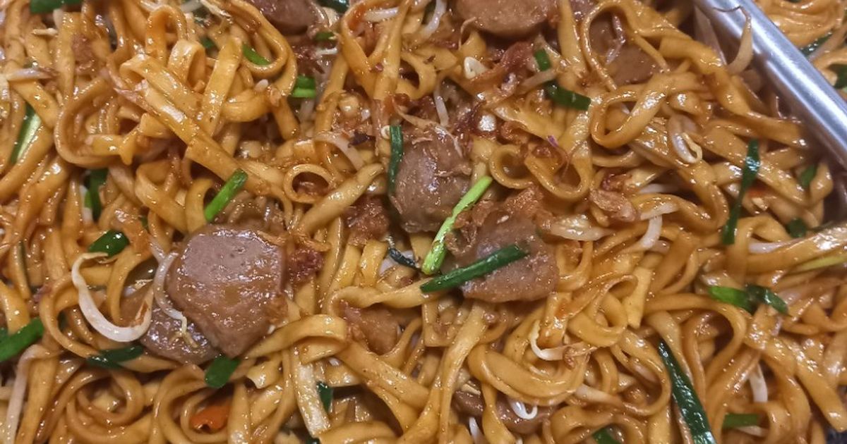 Mie goreng kucai bakso