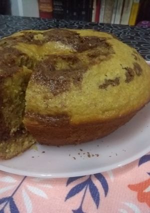 Una foto de Bizcochuelo integral marmolado de naranja