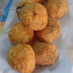 A picture of Bola2 pisang.