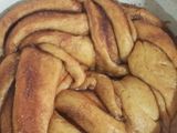 نان دارچینی داغ بدون تزئین