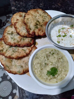 आलू चावल आटा के पूरी(Aloo chawal aate ke poori recipe in Hindi रेसिपी मुख्य फोटो
