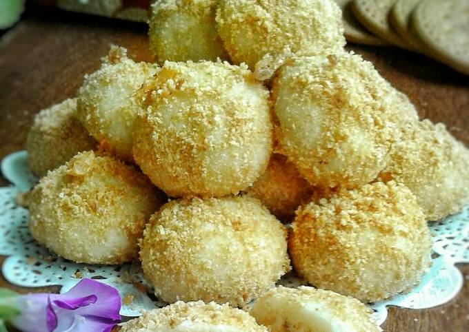 Kue kering bawang goreng