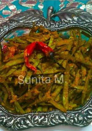 A picture of Rajasthani dry gawarphali sabji.