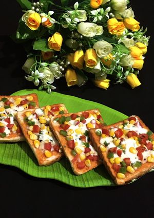 A picture of Vegetable Bread Pizza.
