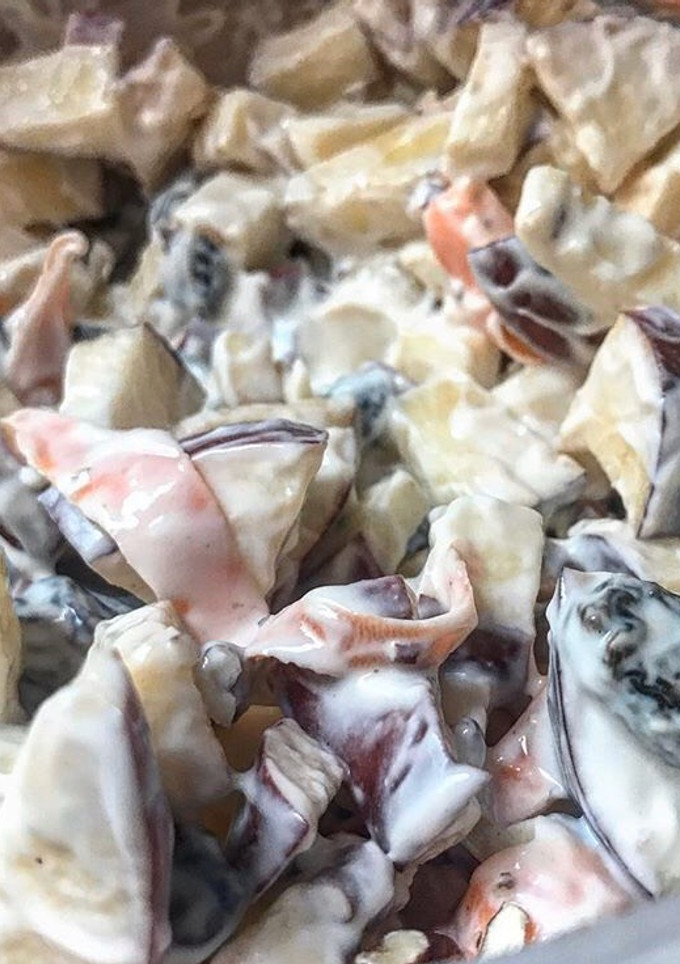 Una foto de Ensalada navideña saludable