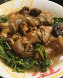Chân dê hầm thuốc bắc