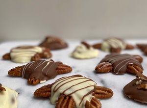 Una foto de Tortuguitas de chocolate y caramelo