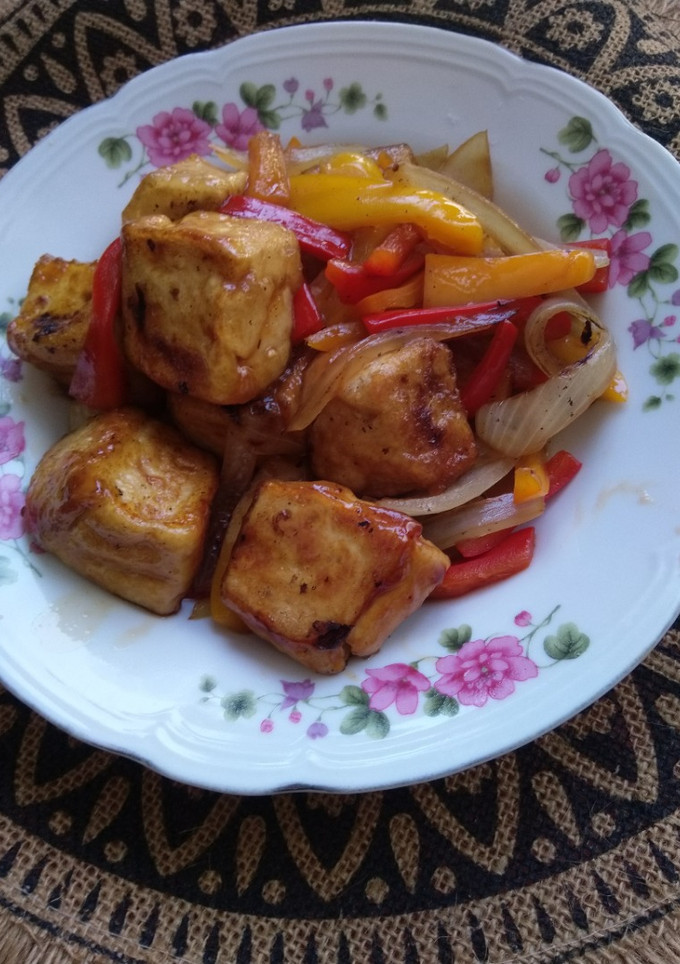 彩椒燒豆腐（家常菜）（簡單料理）（便當菜）（清冰箱料理）（方便素）（一鍋到底快速料理） 的食譜成品照片