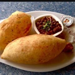 A picture of Punjabi Masala Cholle Bhatura.