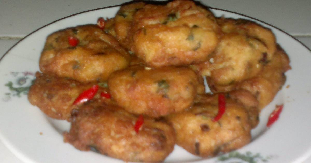  Resep Perkedel kentang isi ayam  oleh Adelia Marcell Cookpad