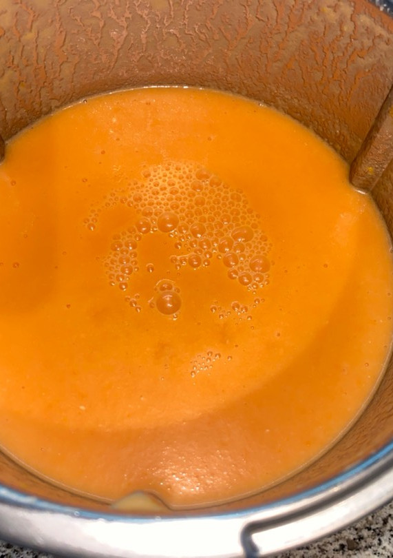 Una foto de Gazpacho de manzana y zanahoria