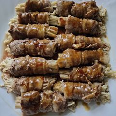 A picture of Enoki Mushroom.