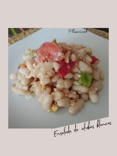 Una foto de Ensalada de alubias blancas