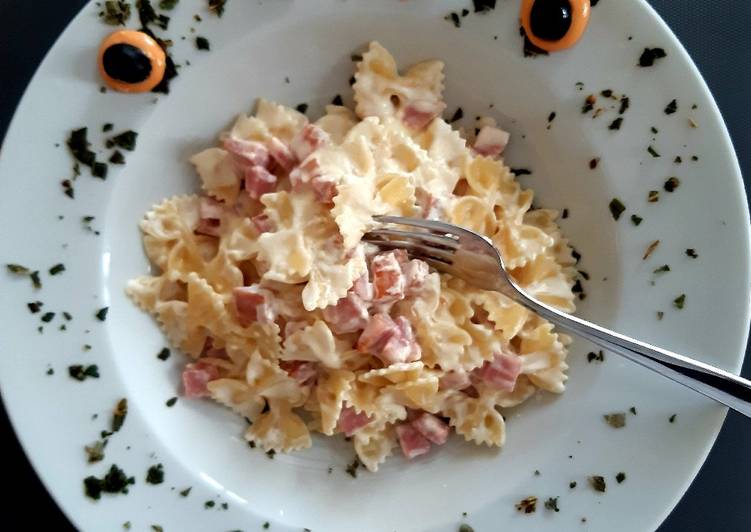 Farfalle panna e prosciutto