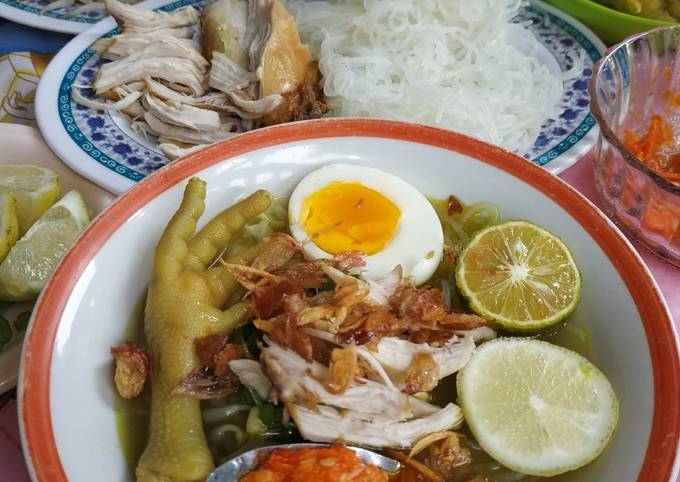 Soto Ayam Ceker Kuah Kuning