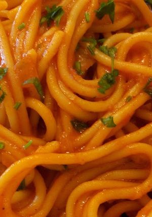 صورة لوصفة سباغيتي بصوص الطماطم 😋😋
