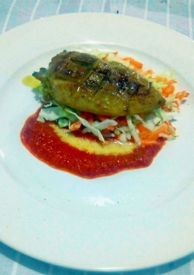A picture of Chicken Triangle and Slaw.