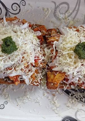 A picture of Egg masala toast.
