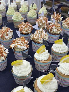 Hình của món Swiss Meringue Buttercream - Kem bơ Thụy Sĩ.