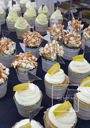 Hình của món Swiss Meringue Buttercream - Kem bơ Thụy Sĩ.