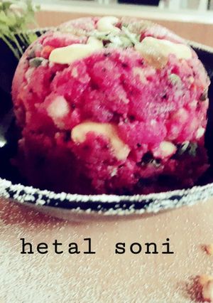 બીટરૂટ ની ઉપમા (Beetroot Upma Recipe In Gujarati) રેસીપી મુખ્ય ફોટો