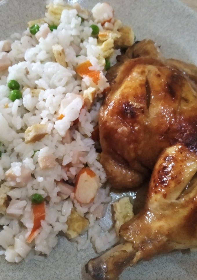 Una foto de Arroz 3 delicias y pollo al horno