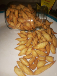 A picture of Crunchy milk - butter chinchin.