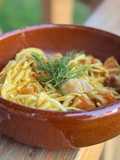 Curry de poulet, pâtes et patates douces