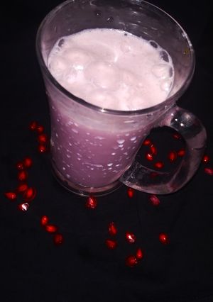 A picture of Pomegranate milkshake.