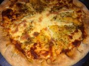 Una foto de pizza de requesón