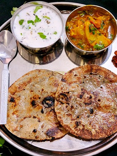 बाजरे की रोटी(bajre ki roti recipe in hindi) रेसिपी मुख्य फोटो