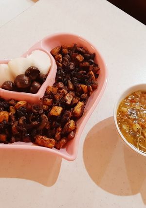 عکسی از دستور خوراک مرغ و قارچ