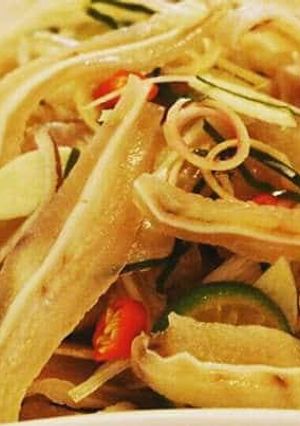 Hình của món Đã thèm với TAI HEO NGÂM SẢ TẮC chua chua giòn giòn.