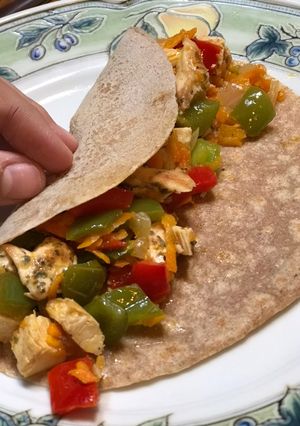 Una foto de Wrap de verduras a la plancha light saludables